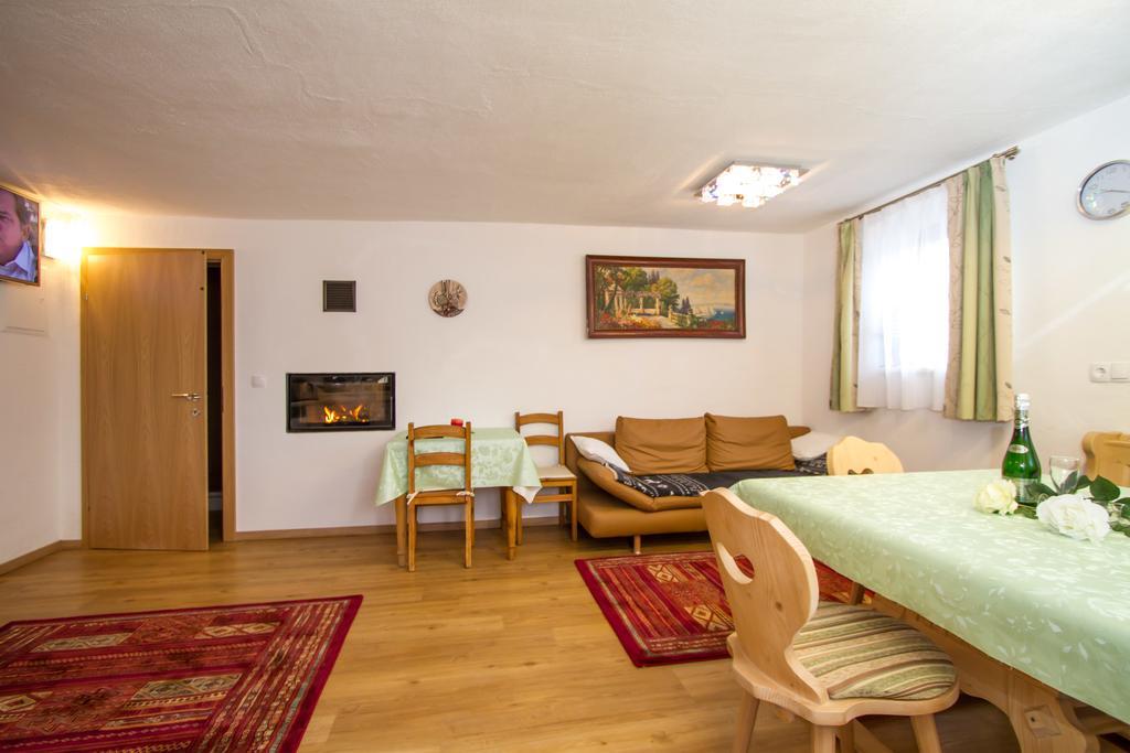 Gertis Ferienwohnung Hochfilzen Habitación foto
